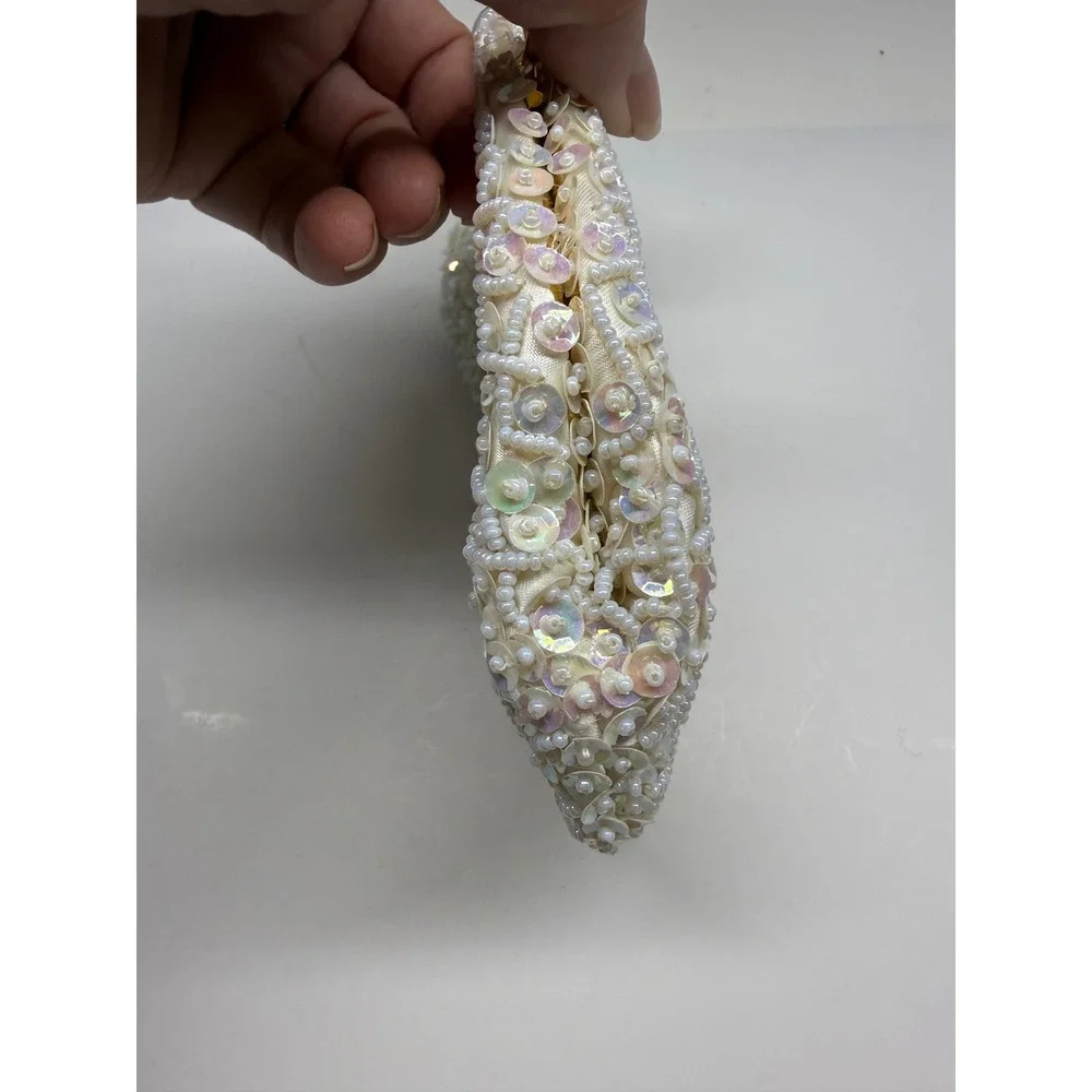 Vintage 1960s La Regale Iridescent Sequin Beaded Bridal Clutch Purse. Perf cond